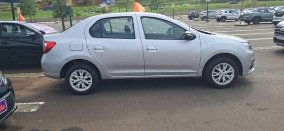 RENAULT LOGAN 1.0 12V SCE FLEX ZEN MANUAL RENAULT LOGAN 1.0 12V SCE FLEX ZEN MANUAL